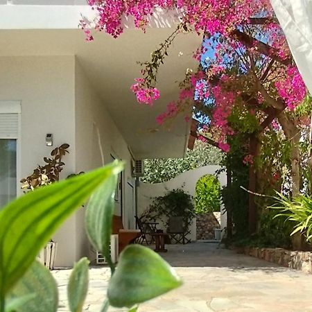 דירות Livadia  Marilen מראה חיצוני תמונה